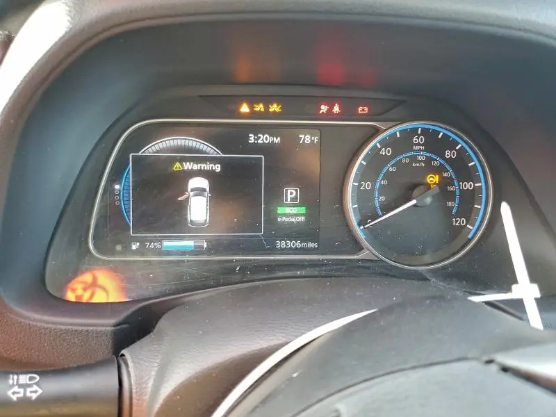 2020 NISSAN LEAF SV  