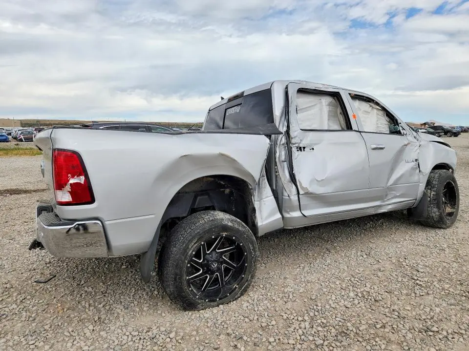 2015 RAM 1500 SLT  