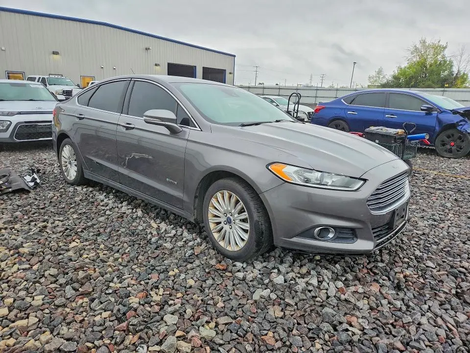 2014 FORD FUSION SE PHEV  
