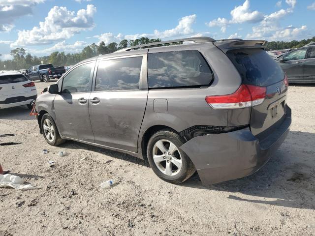 2014 TOYOTA SIENNA LE