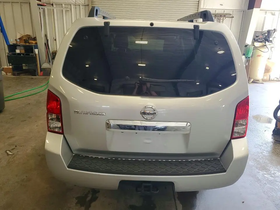 2011 NISSAN PATHFINDER S  