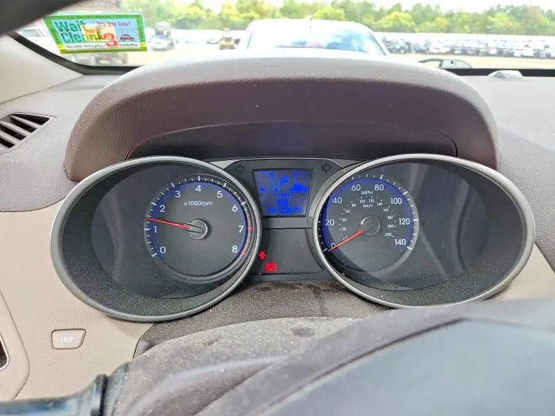 2011 HYUNDAI TUCSON GL  