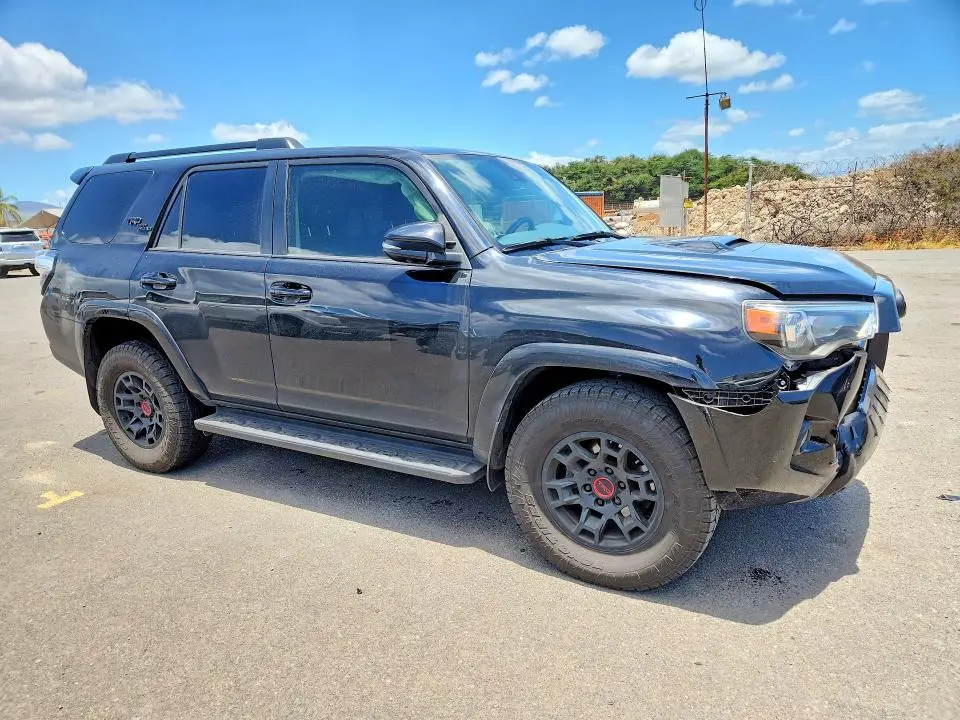 2024 TOYOTA 4RUNNER TRD OFF-ROAD  