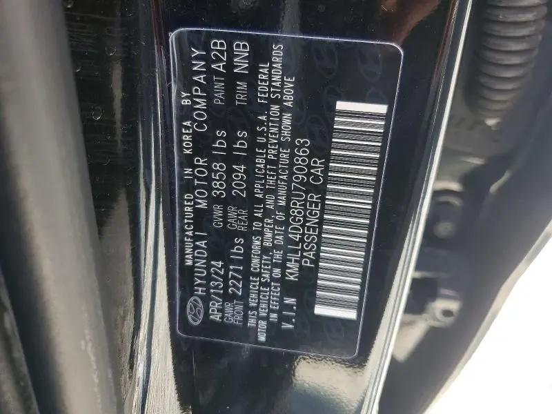 2024 HYUNDAI ELANTRA SE  