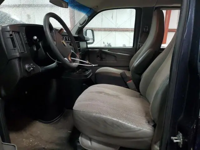 2010 CHEVROLET EXPRESS G2500 LS  