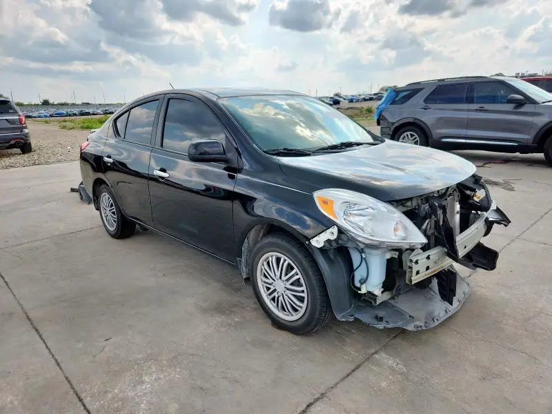 2013 NISSAN VERSA S  