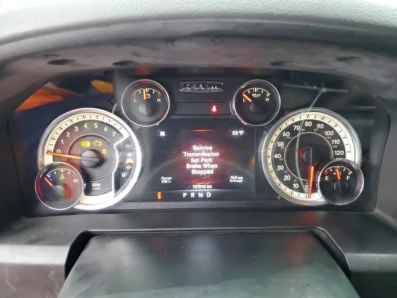 2016 RAM 1500 SLT  