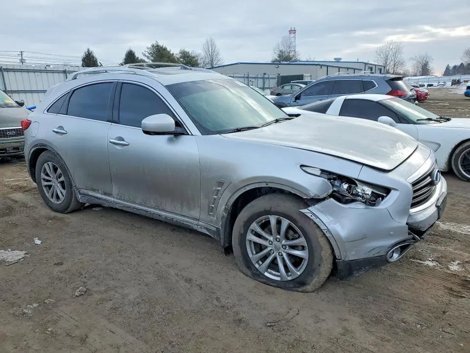 2014 INFINITI QX70   