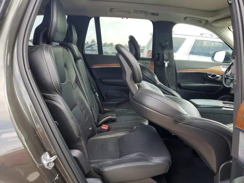 2018 VOLVO XC90 T6  