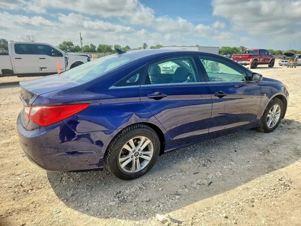 2011 HYUNDAI SONATA GLS  