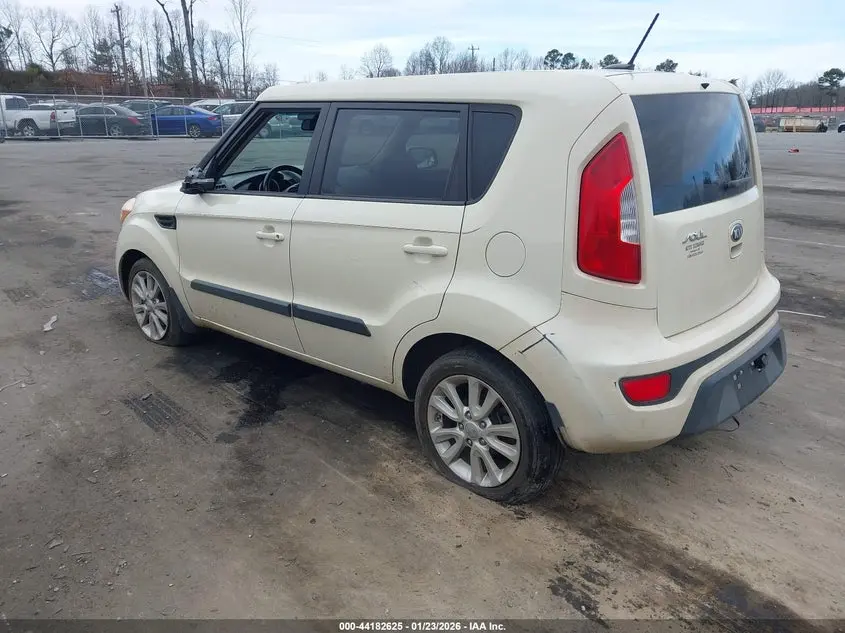 2013 KIA SOUL +
