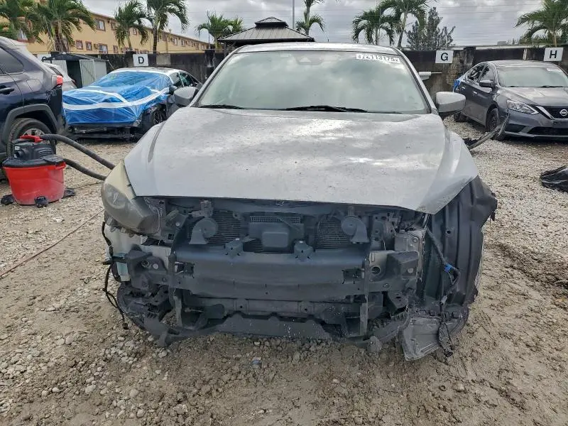 2017 MAZDA 3 TOURING  