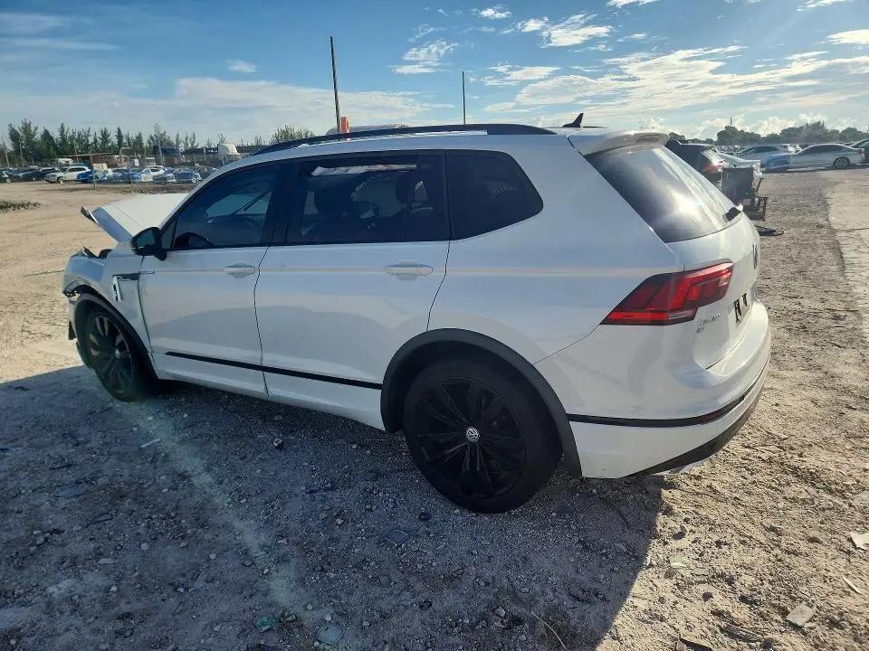 2021 VOLKSWAGEN TIGUAN SE  