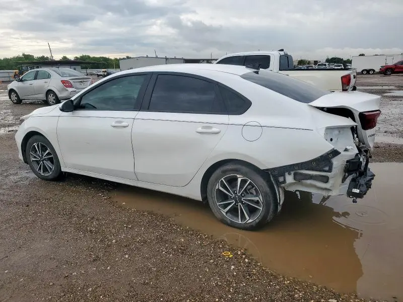 2023 KIA FORTE LX  
