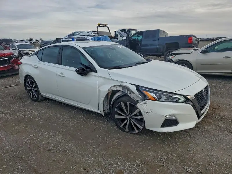 2021 NISSAN ALTIMA SR  