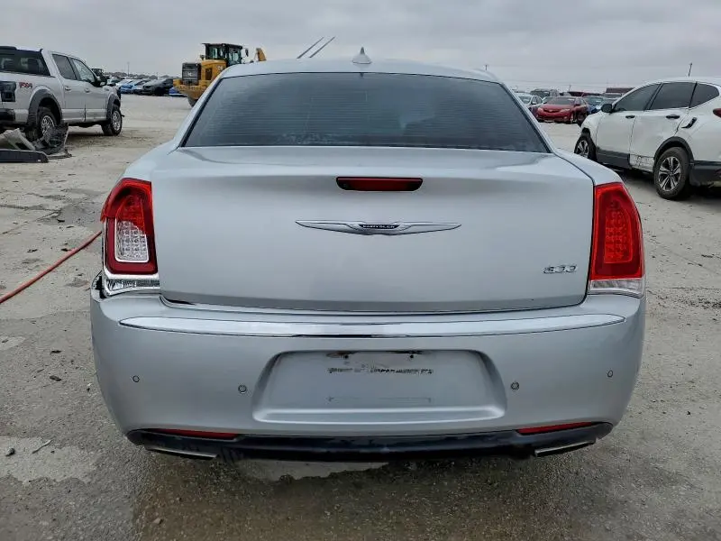2019 CHRYSLER 300 LIMITED  