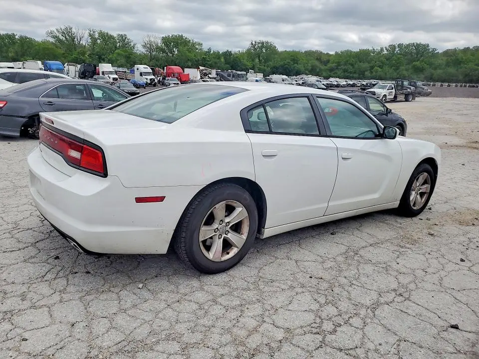 2014 DODGE CHARGER SE  