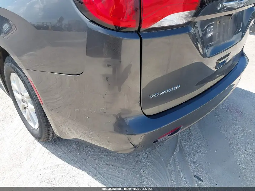 2022 CHRYSLER VOYAGER LX