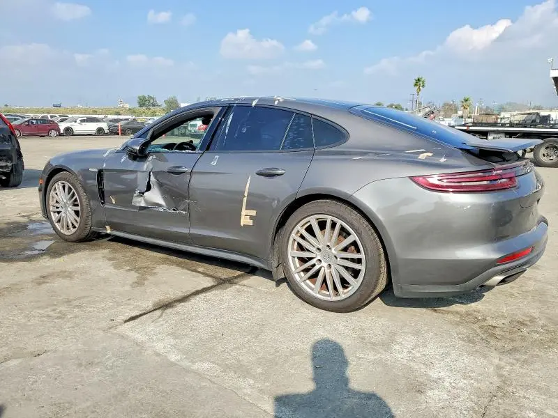 2018 PORSCHE PANAMERA 4  