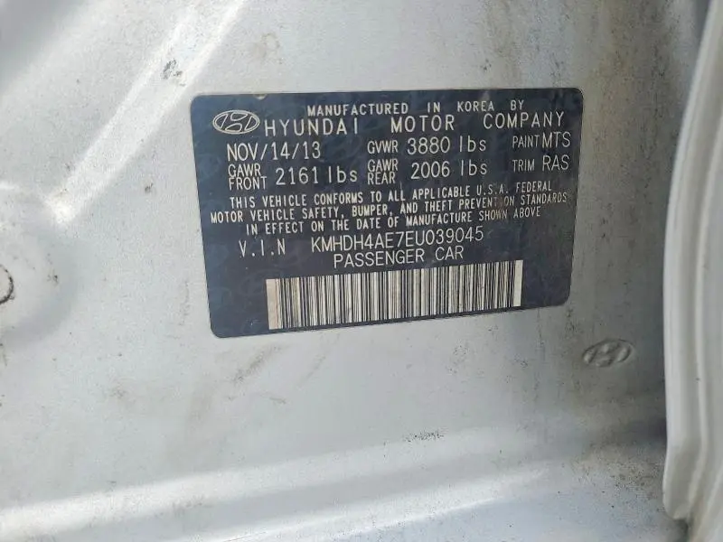 2014 HYUNDAI ELANTRA SE  