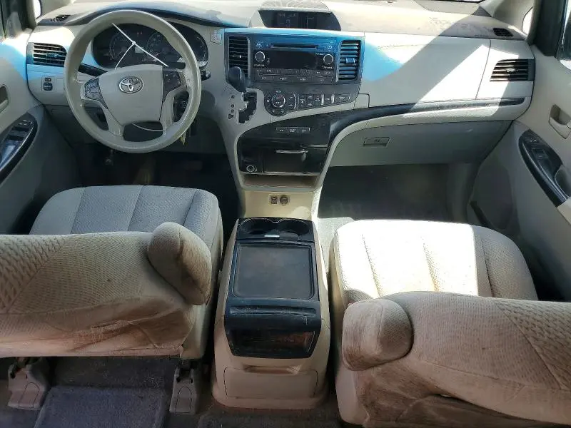 2013 TOYOTA SIENNA LE  