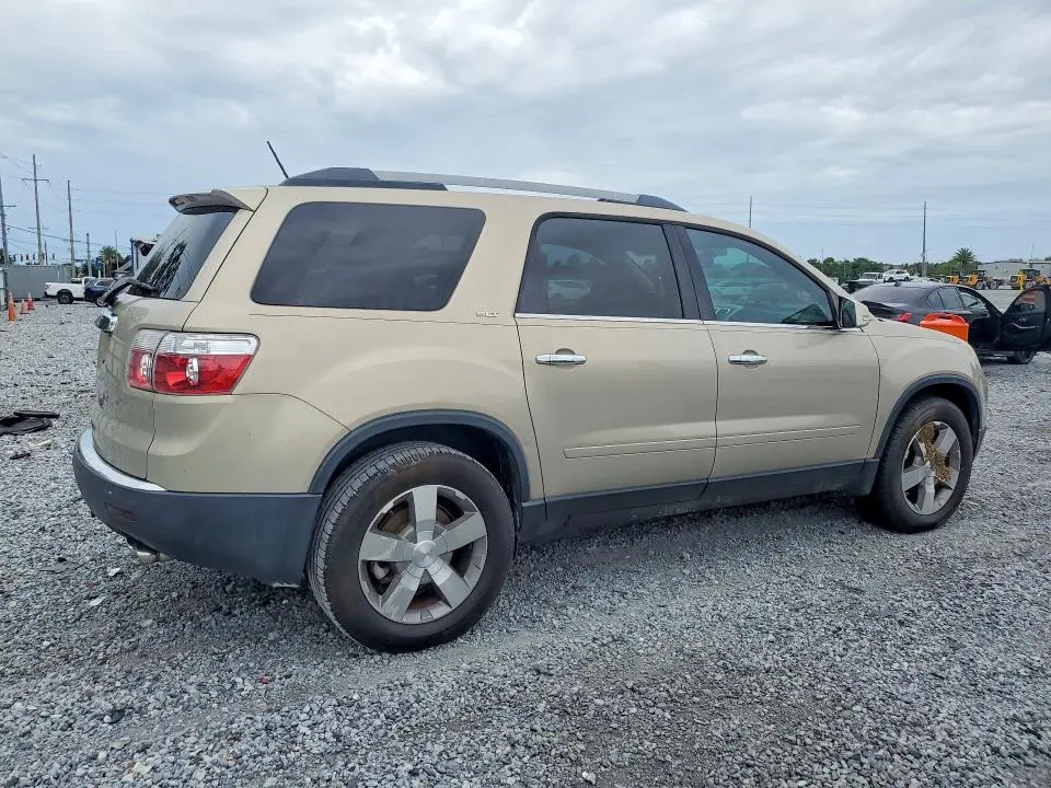 2011 GMC ACADIA SLT-1  