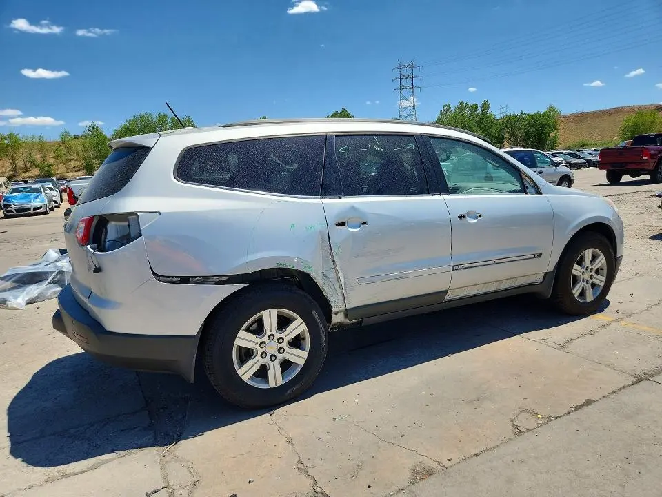 2010 CHEVROLET TRAVERSE LT  