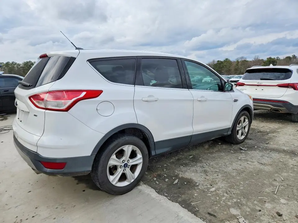 2015 FORD ESCAPE SE  