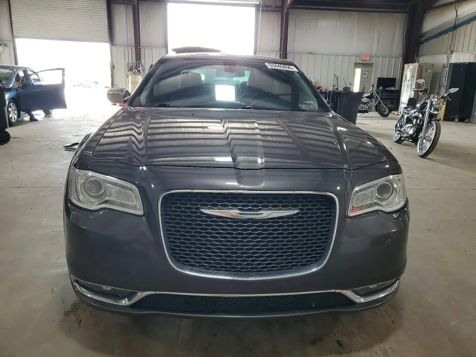 2016 CHRYSLER 300C   