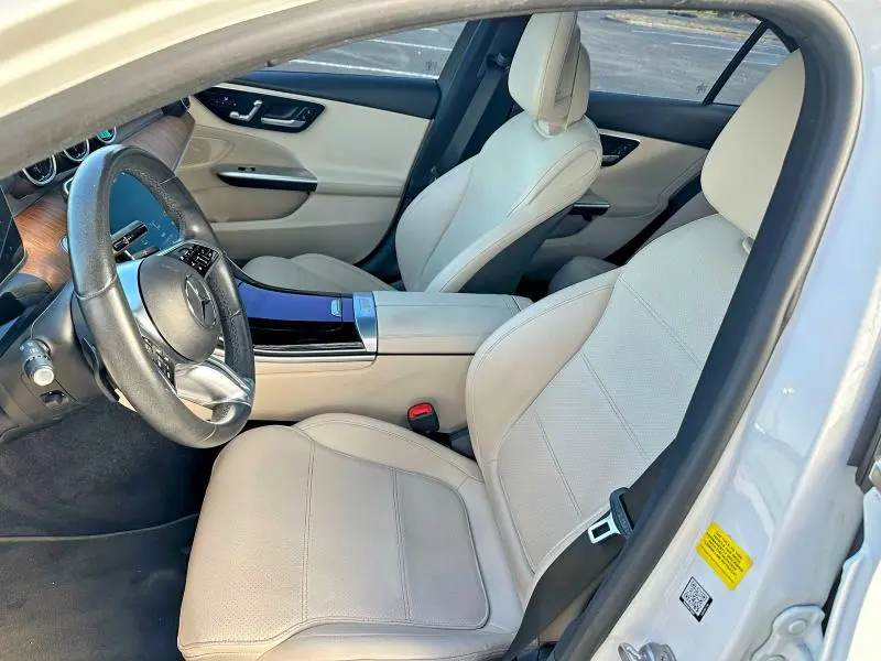 2023 MERCEDES-BENZ C 300  