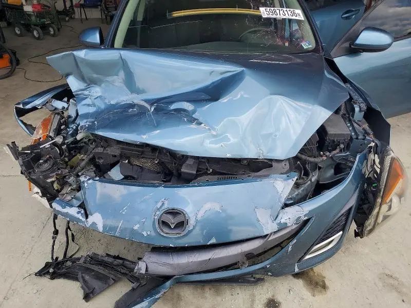 2011 MAZDA 3