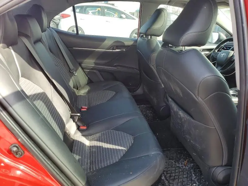 2022 TOYOTA CAMRY XLE  