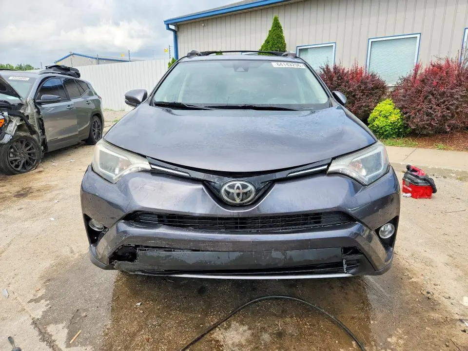 2018 TOYOTA RAV4 XLE  