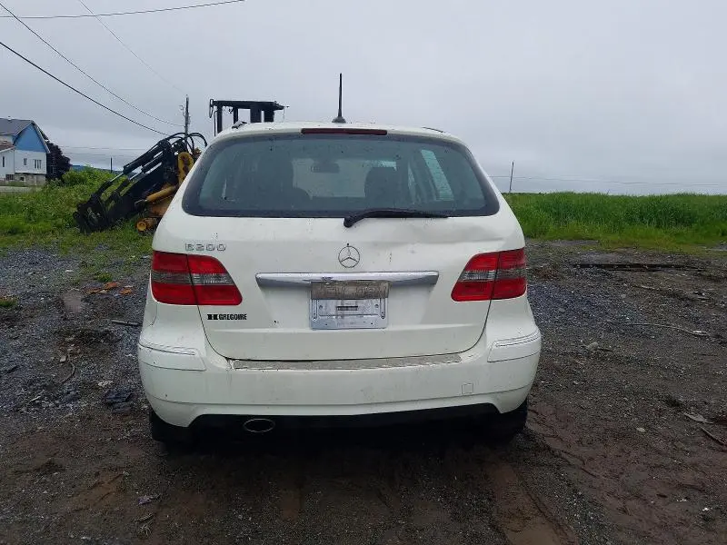 2011 MERCEDES-BENZ B200   