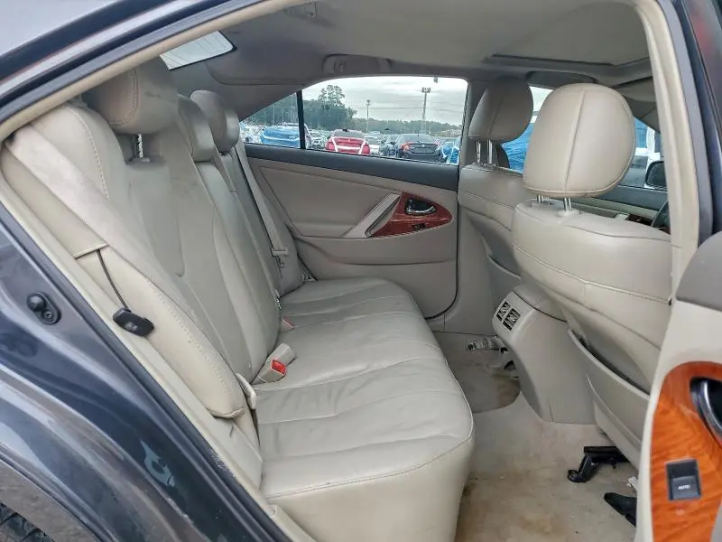 2010 TOYOTA CAMRY SE  