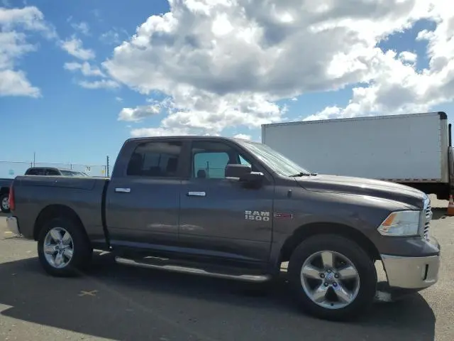 2015 RAM 1500 SLT  