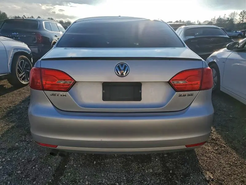 2012 VOLKSWAGEN JETTA SE  
