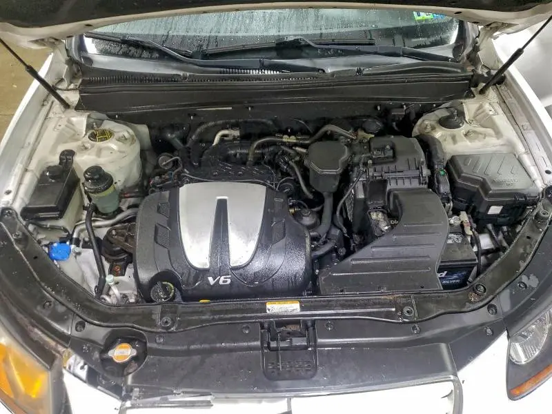 2010 HYUNDAI SANTA FE SE  