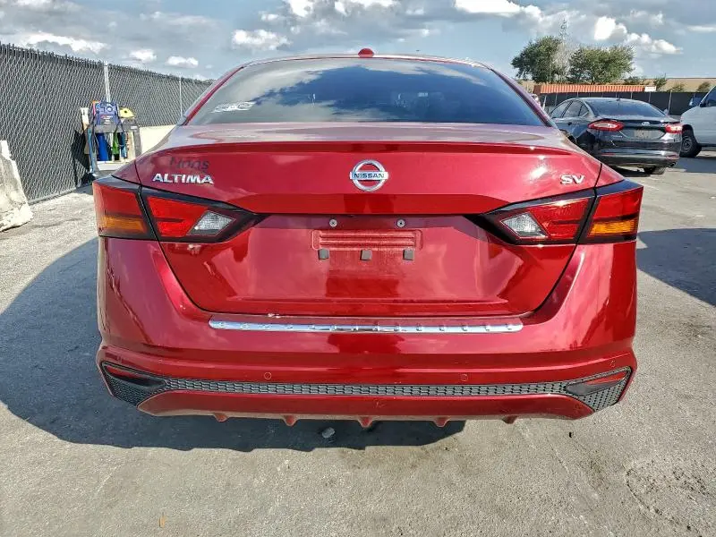 2022 NISSAN ALTIMA SV  