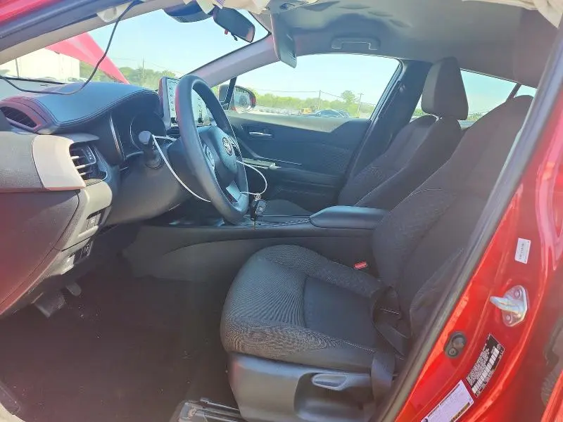 2020 TOYOTA C-HR LE  