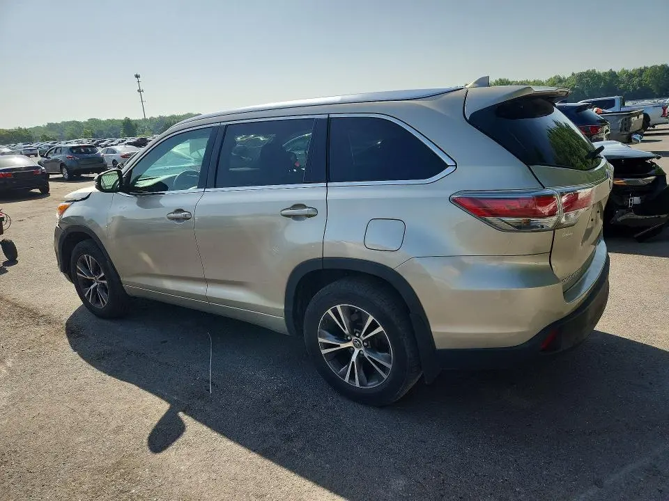 2016 TOYOTA HIGHLANDER XLE  