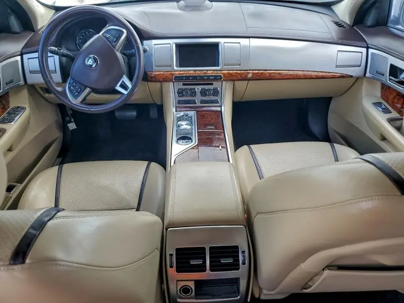 2015 JAGUAR XF 3.0 SPORT  