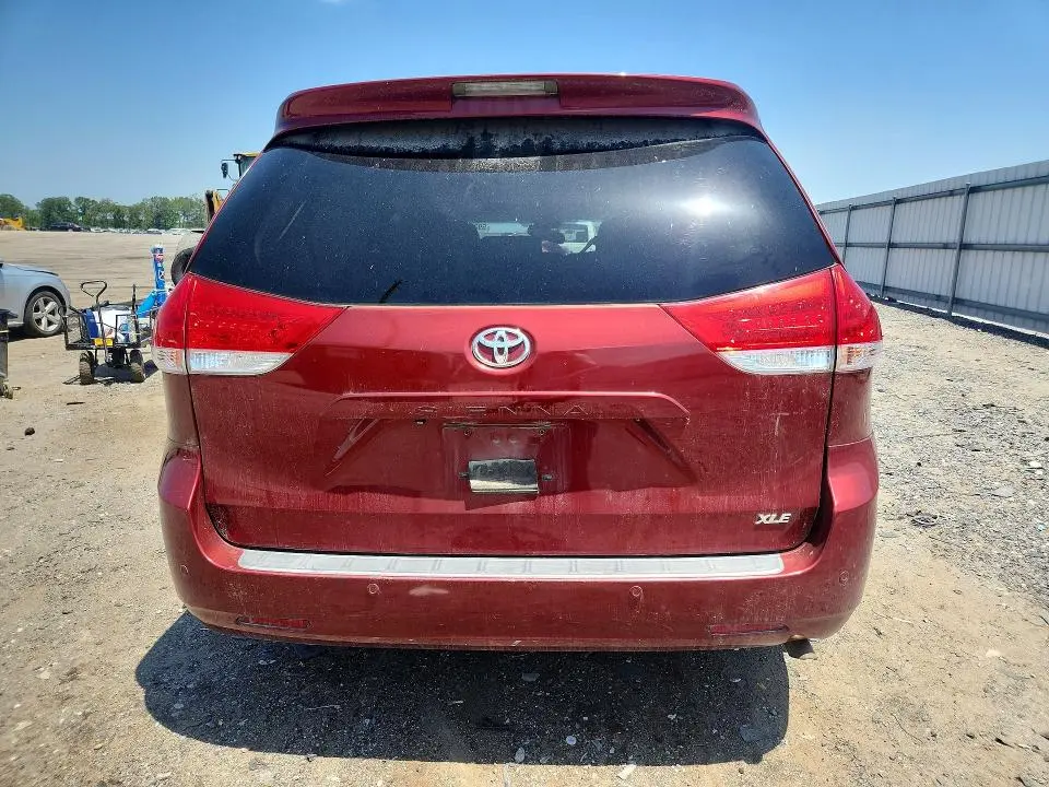 2012 TOYOTA SIENNA XLE 8-PASSENGER  