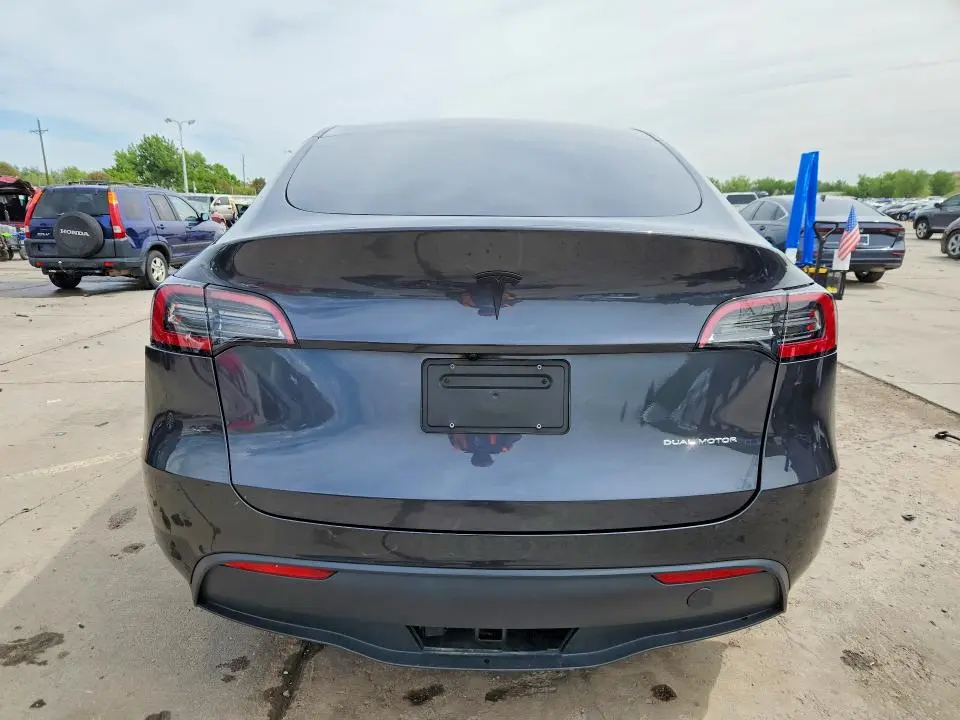 2025 TESLA MODEL Y   