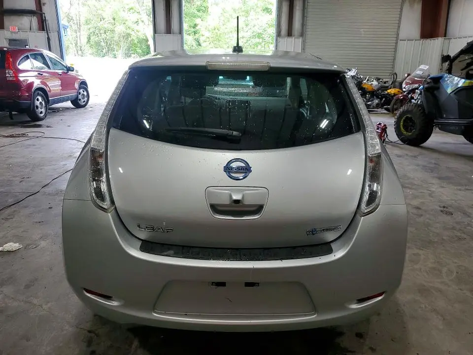 2015 NISSAN LEAF SV  