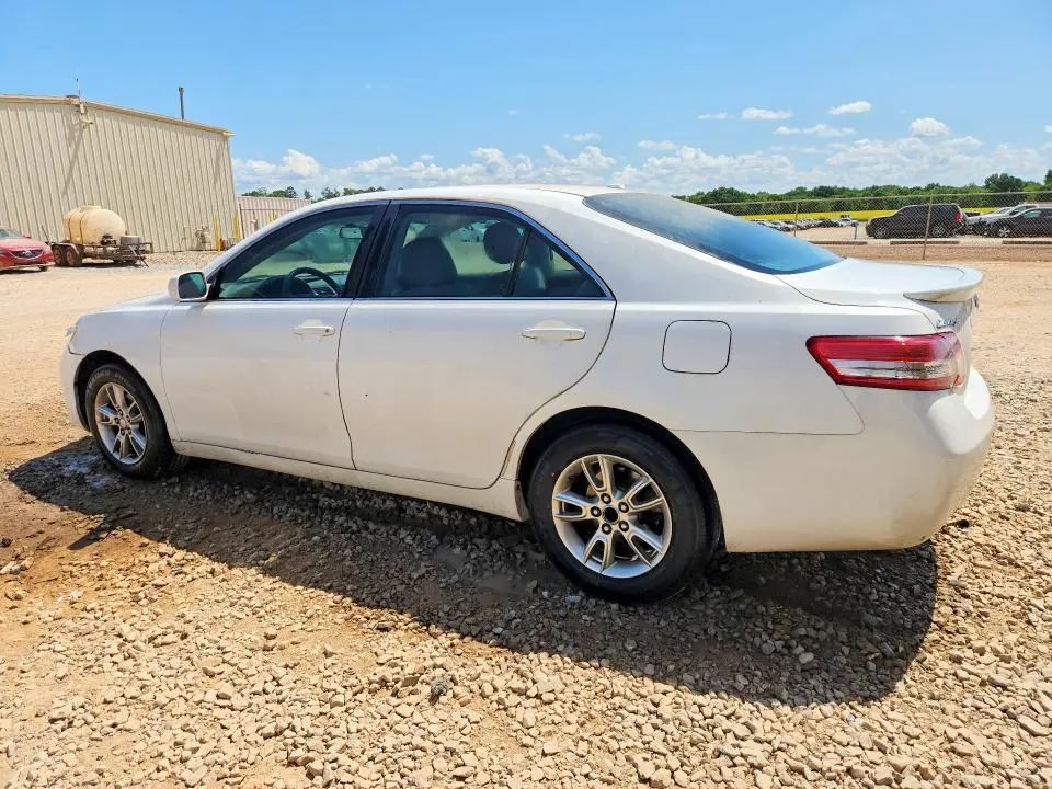 2010 TOYOTA CAMRY LE  
