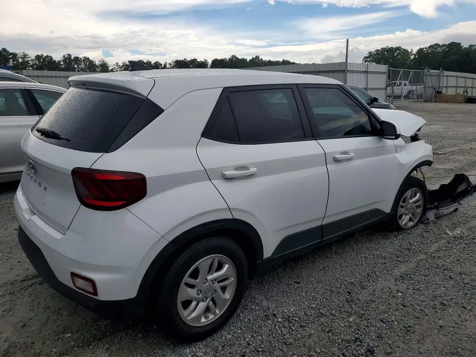 2022 HYUNDAI VENUE SE  