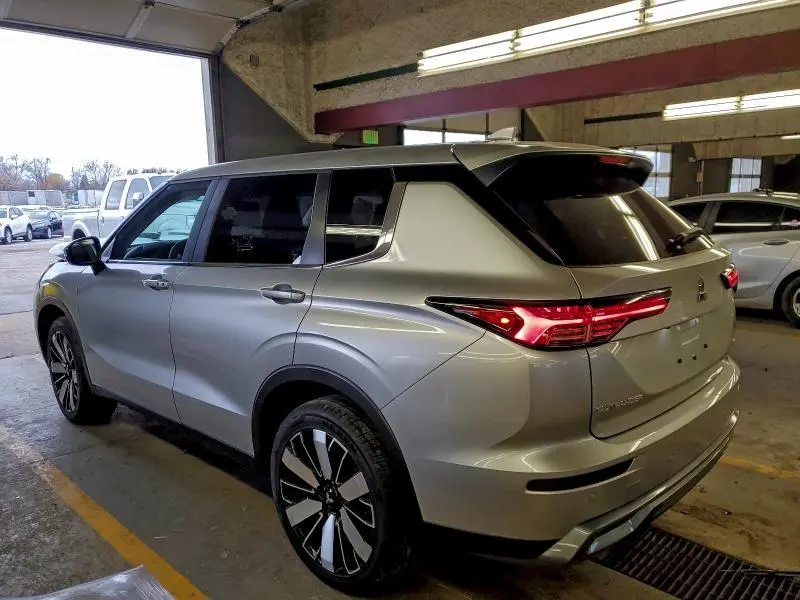 2025 MITSUBISHI OUTLANDER SE  