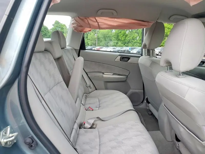 2010 SUBARU FORESTER XS  