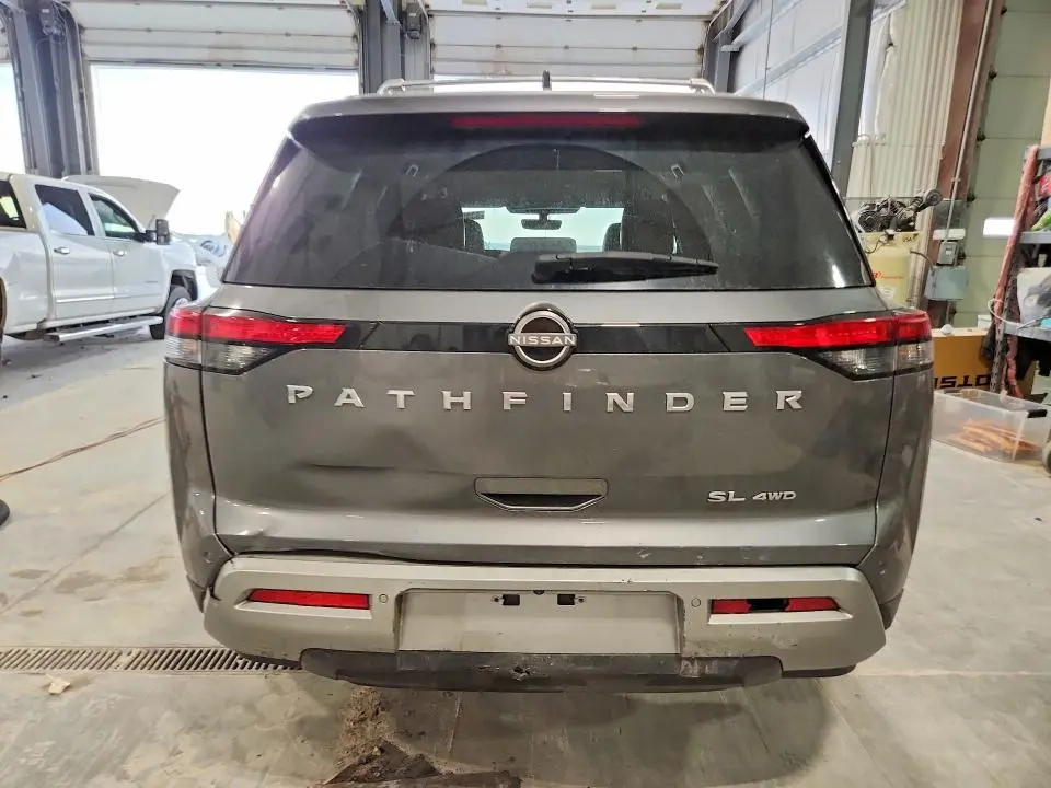 2023 NISSAN PATHFINDER SL  